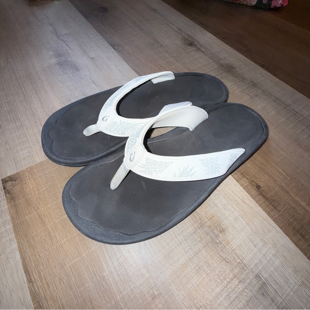 OluKai White and Black Sandals